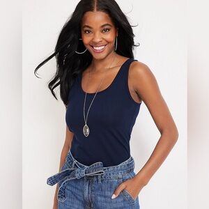 Scoop neck basic tank top